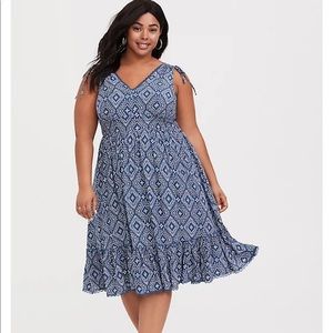 Torrid Dress Plus Sz 1 Navy Blue Sleeveless Skater Medallions Tie Back Dress